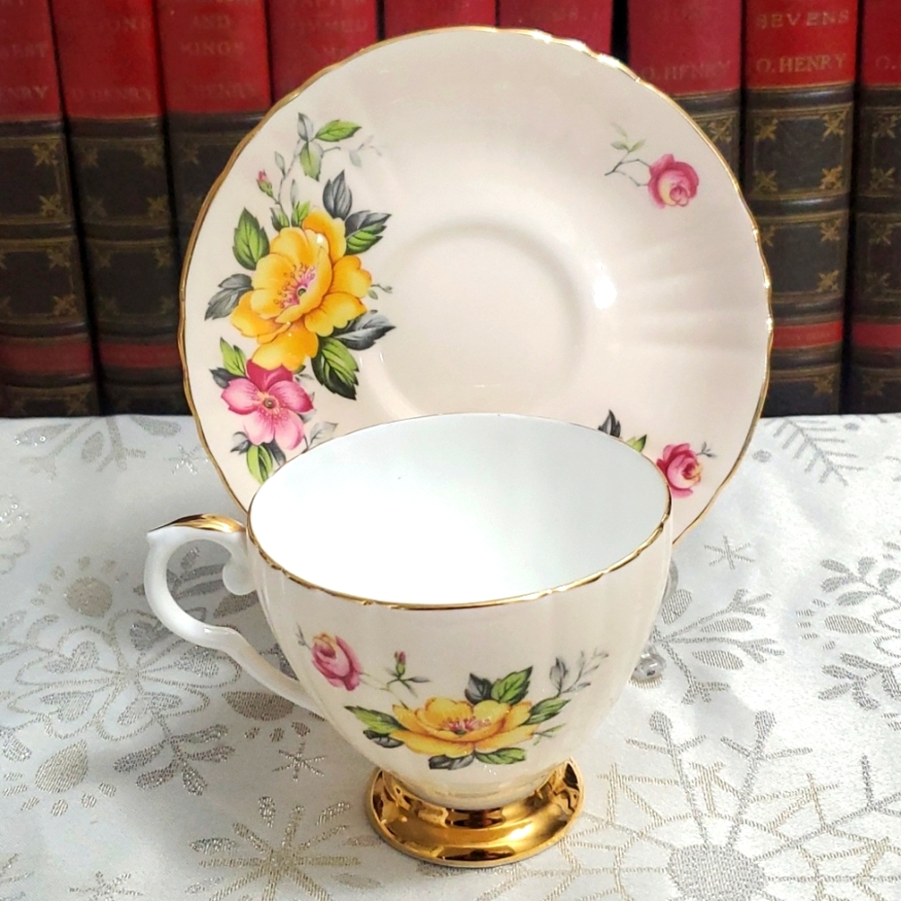 Royal Grafton Bone China Vintage Teacup & Saucer